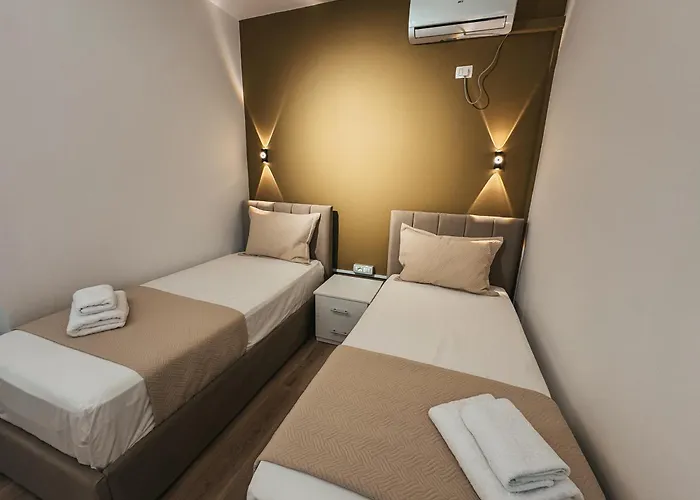 Relaxx & 3* Tirana