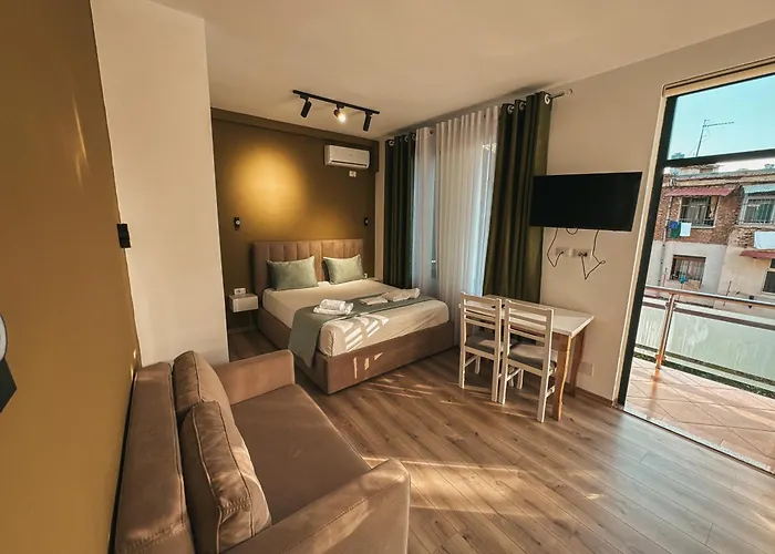 Relaxx & Tirana