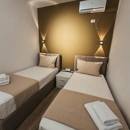 Relaxx & 3* Tirana