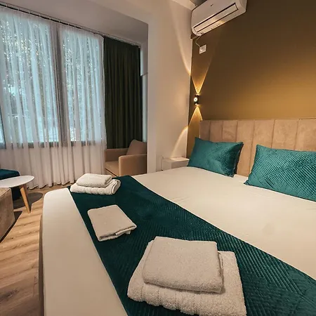 Relaxx & Hotell Tirana